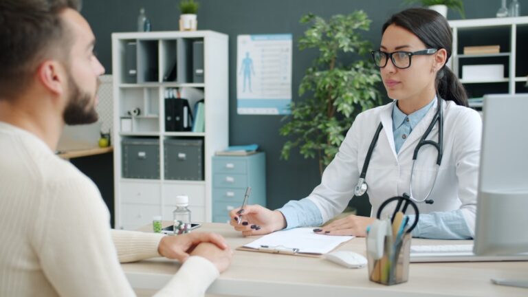 How to Choose the Right Specialist Doctor in Lahore